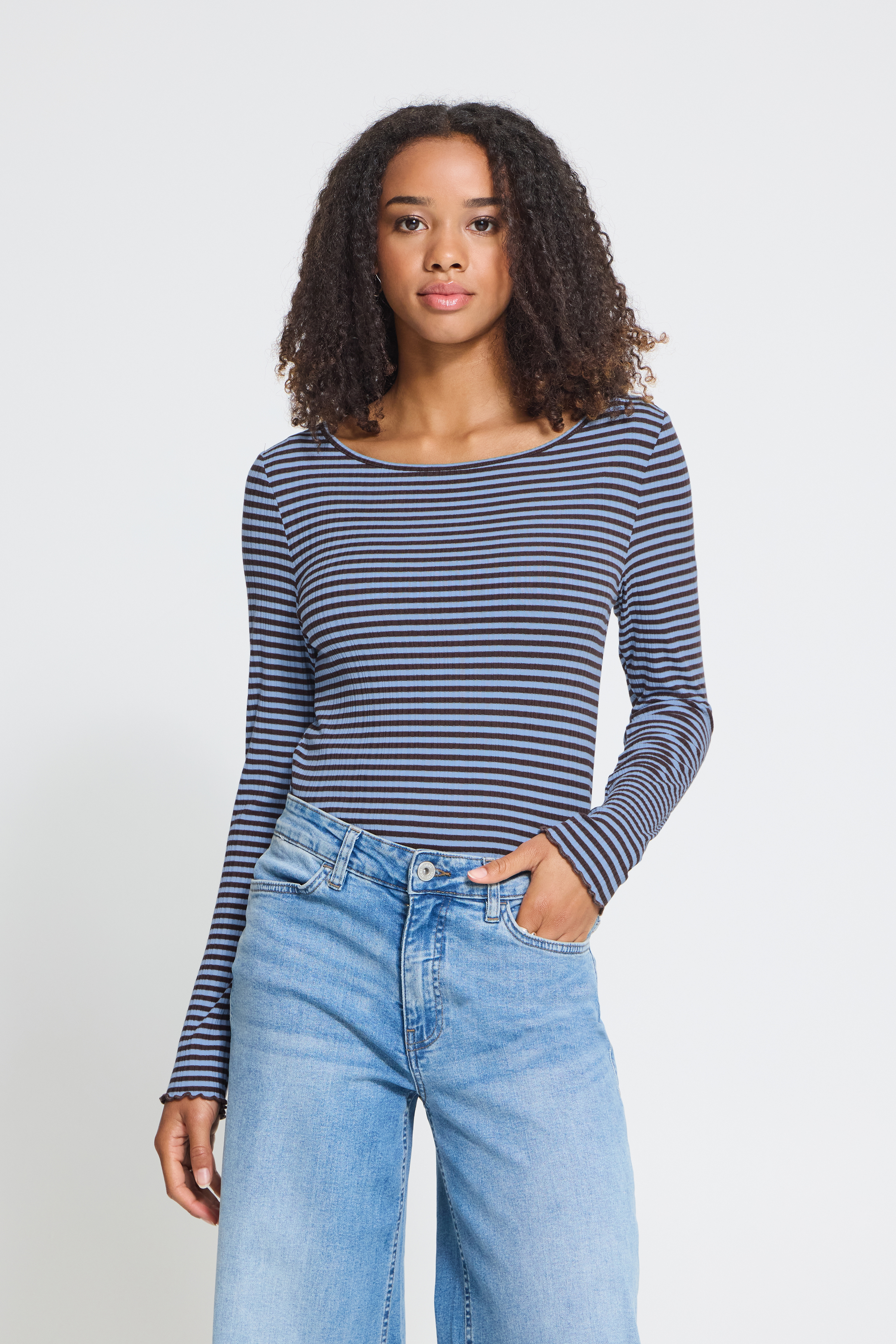 Cella Longsleeve