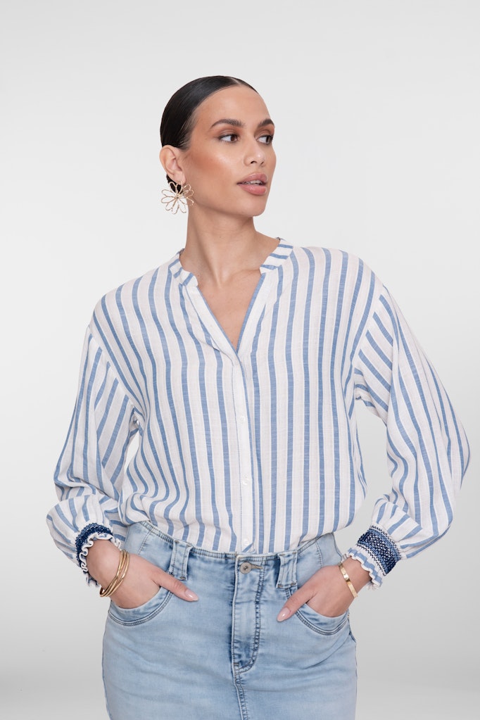 Blouse striped embroiderd cuffs