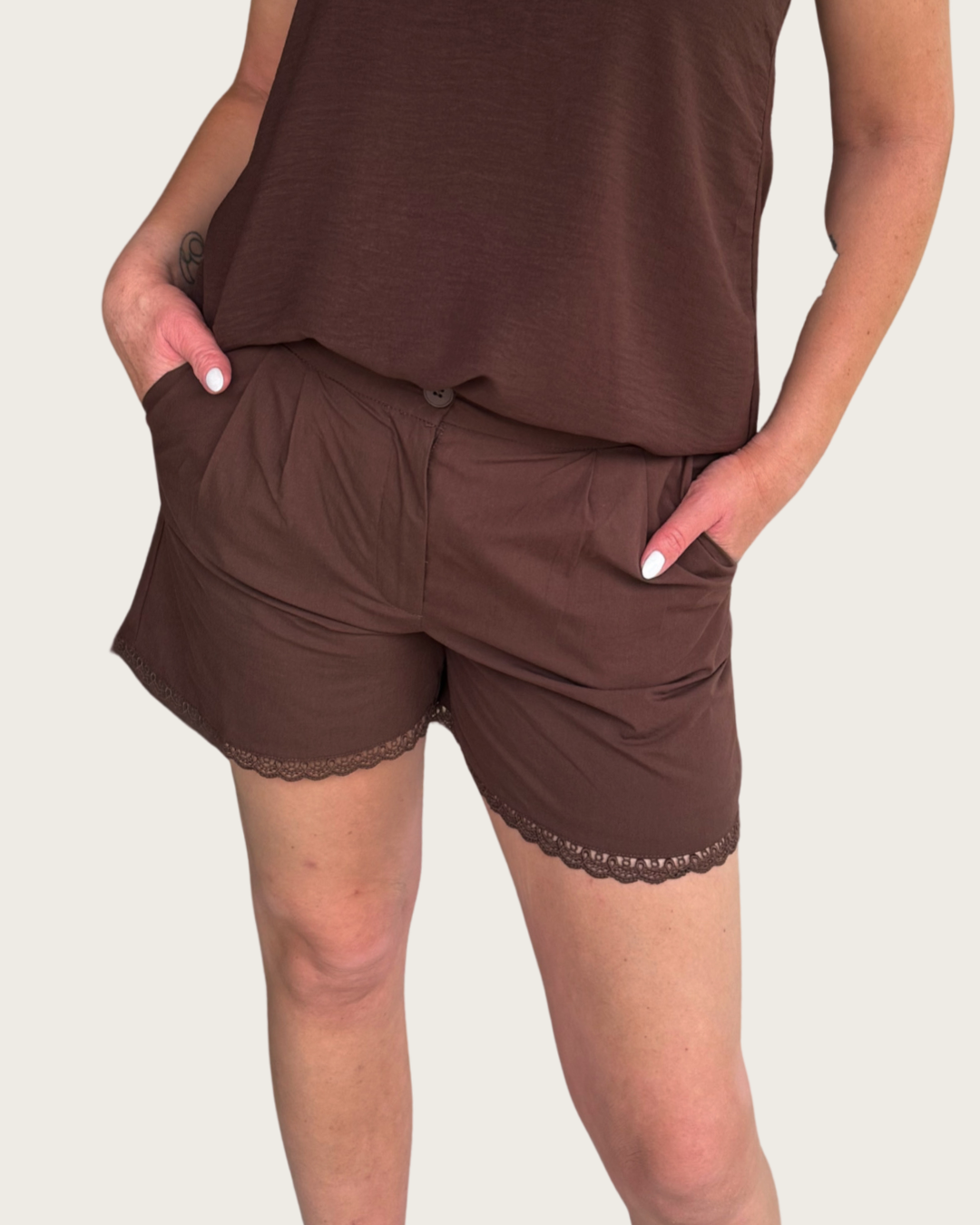 Short Lara