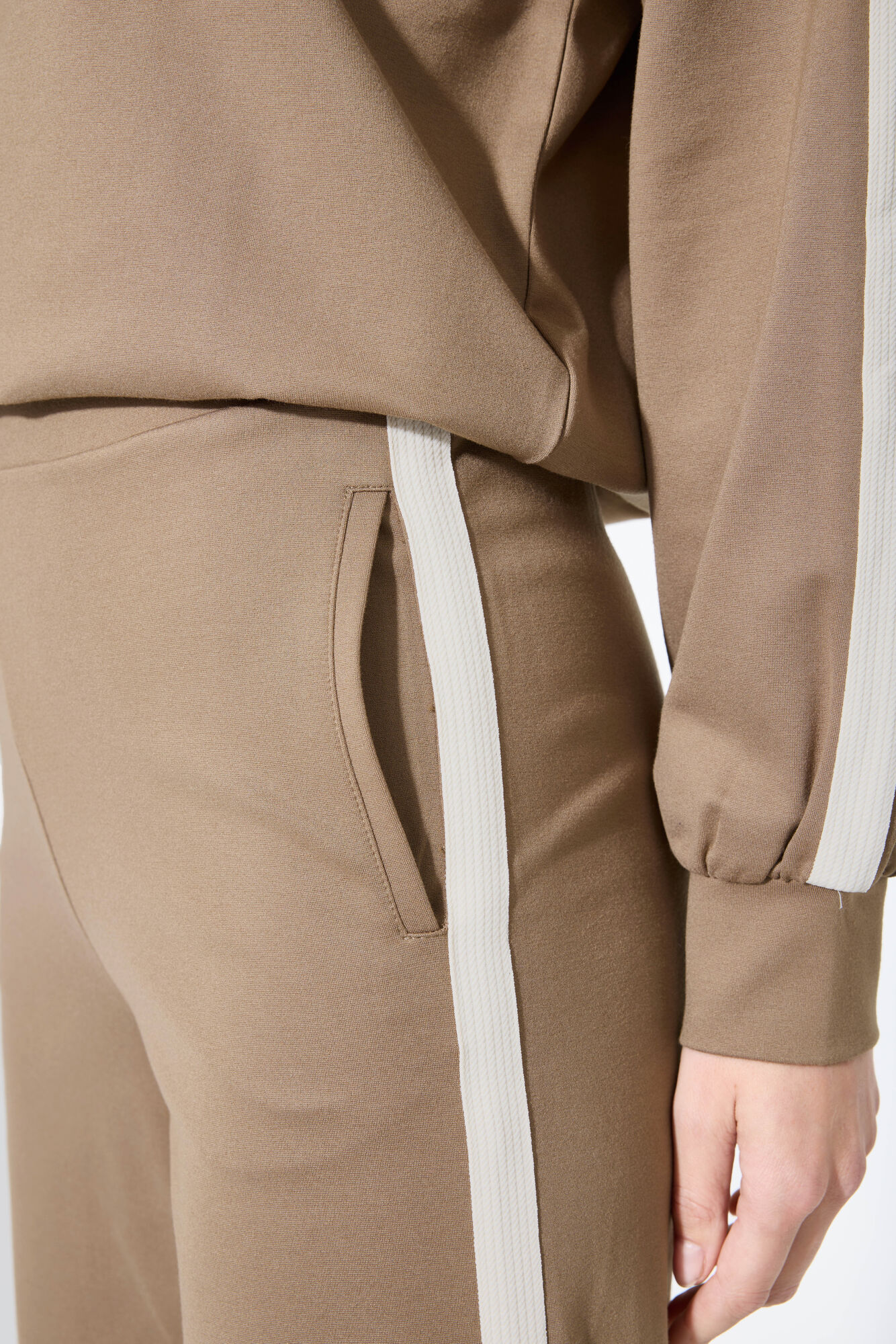 Soft Taupe Broek - Afbeelding 2