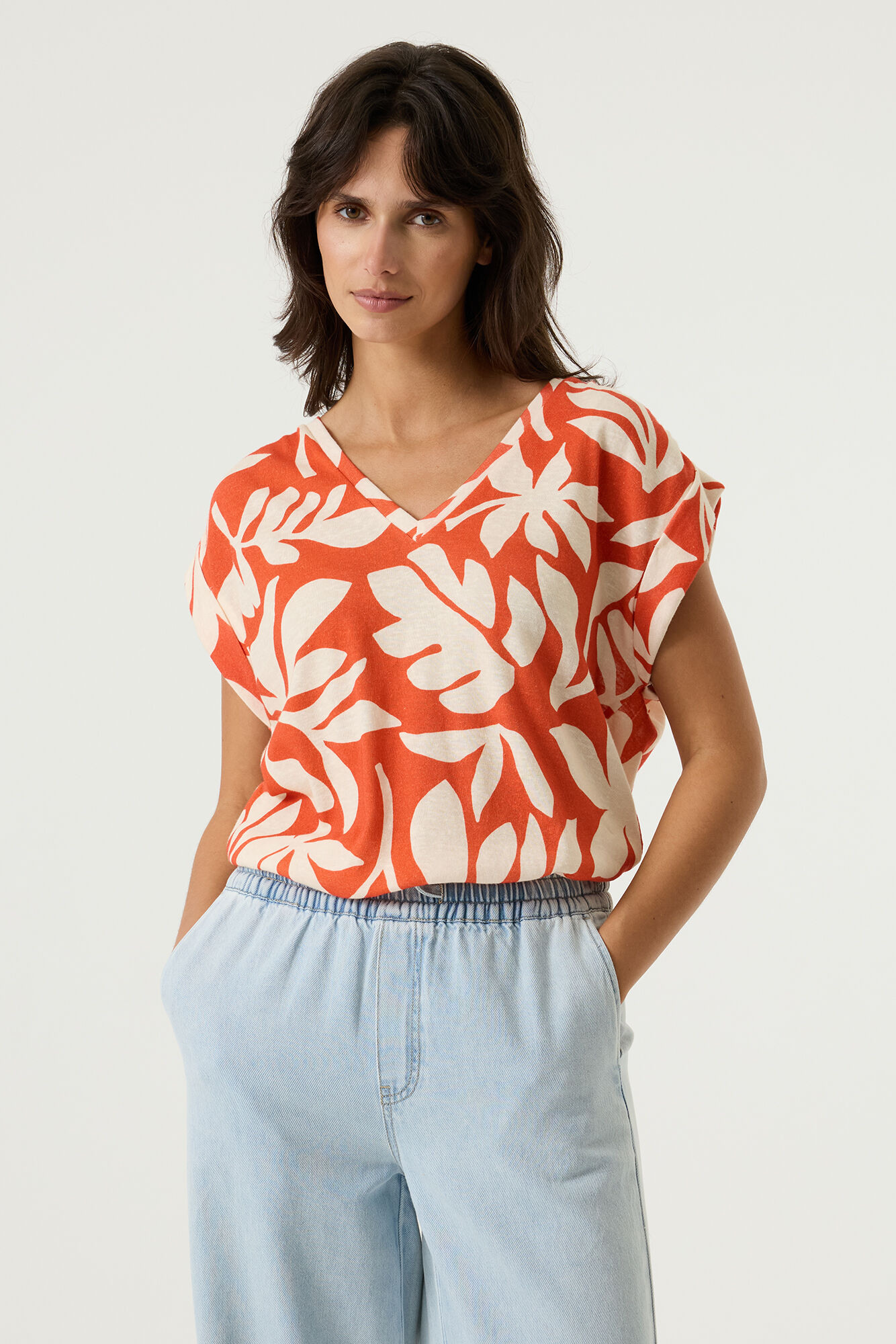 Paprika Print V-top